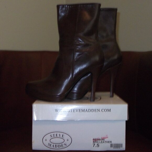 Steve Madden "Remedie" brown leather women's boots $160 size 7 1/2 M - Picture 12 of 13